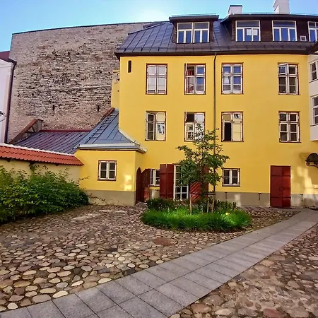 Vanalinna Sisehoovi Turvalised Korterid Appartamento *