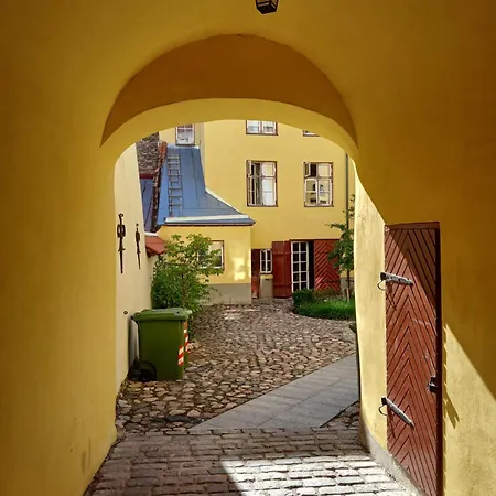 Vanalinna Sisehoovi Turvalised Korterid * Tallin